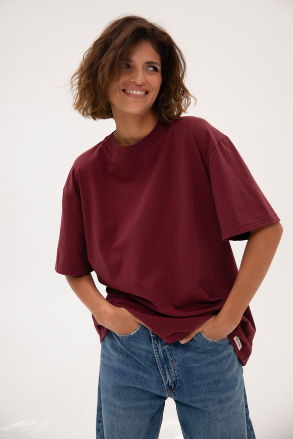 T-SHIRT DELULU BURGUNDY