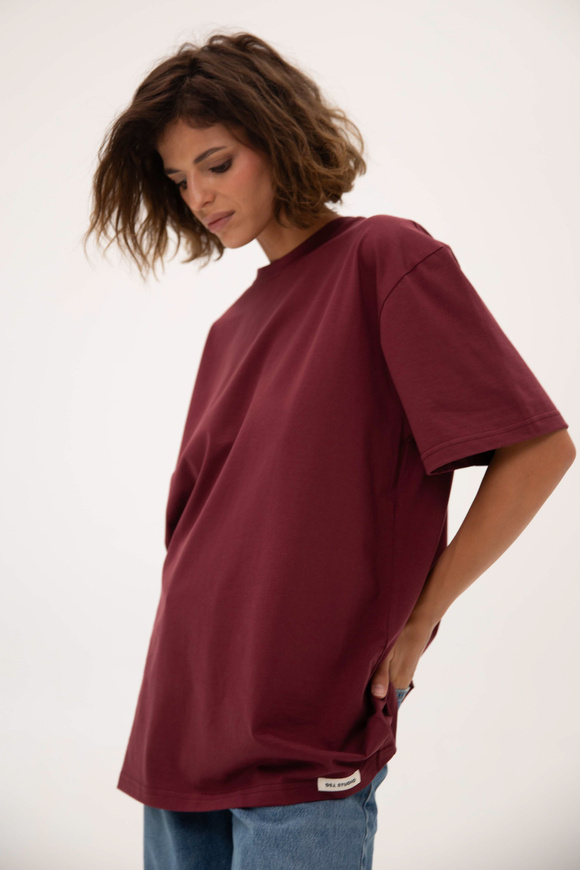 T-SHIRT DELULU BURGUNDY