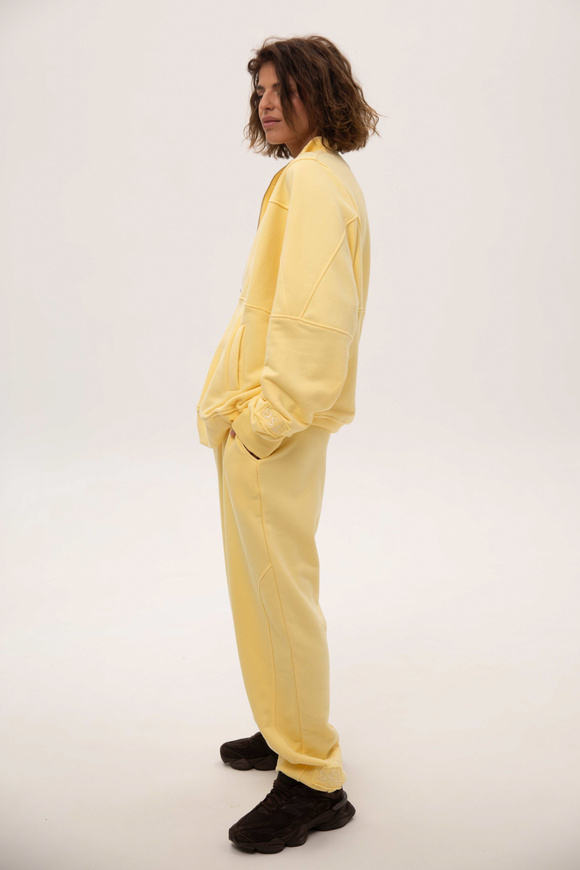 JOGGERY LOOM BUTTERCREAM