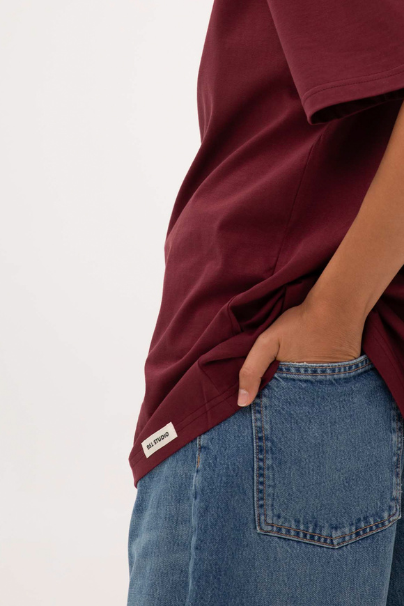 T-SHIRT DELULU BURGUNDY